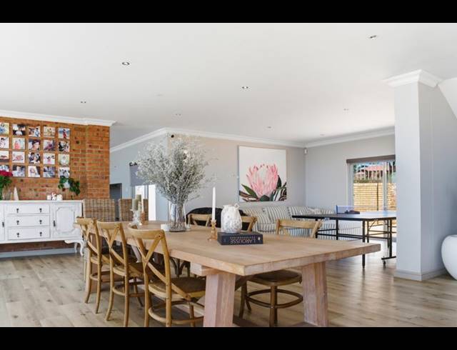 4 BEDROOM HOUSE FOR SALE IN HARTENBOS HEUWELS